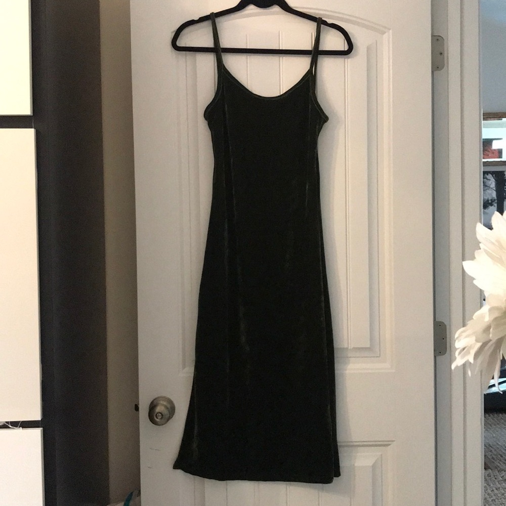 Hunter green velvet midi dress